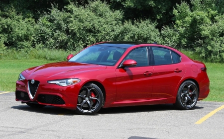 Alfa Romeo Giulia 2.0 Alınır mı ? Alfa Romeo Giulia 2.0  Kullanıcı Yorumları ?